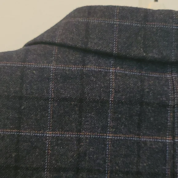 Suit - Picture 5 of 13